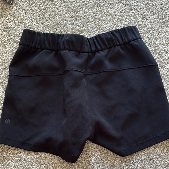 Women's Black Shorts Lululemon - Picture 2 of 2